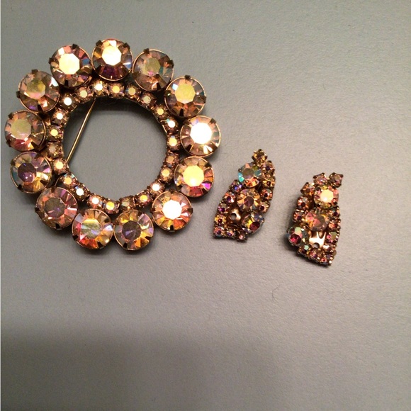 un-signed Jewelry - Vintage ab crystals in gold tone Brooch & Earrings Set